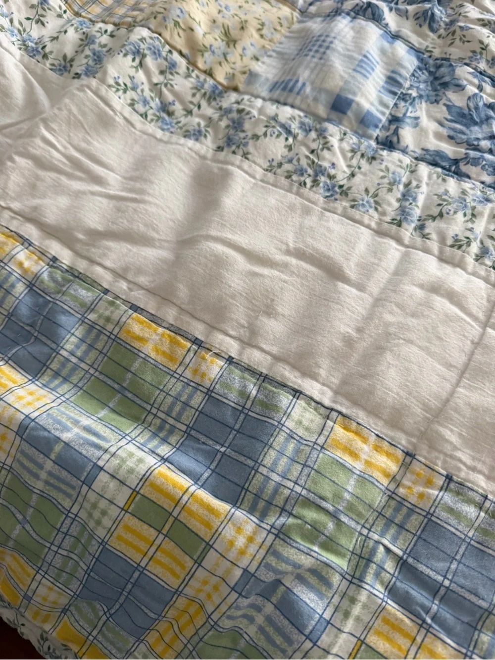 Patchwork Quilt in Blue, Yellow & White with 2 pillow Shams